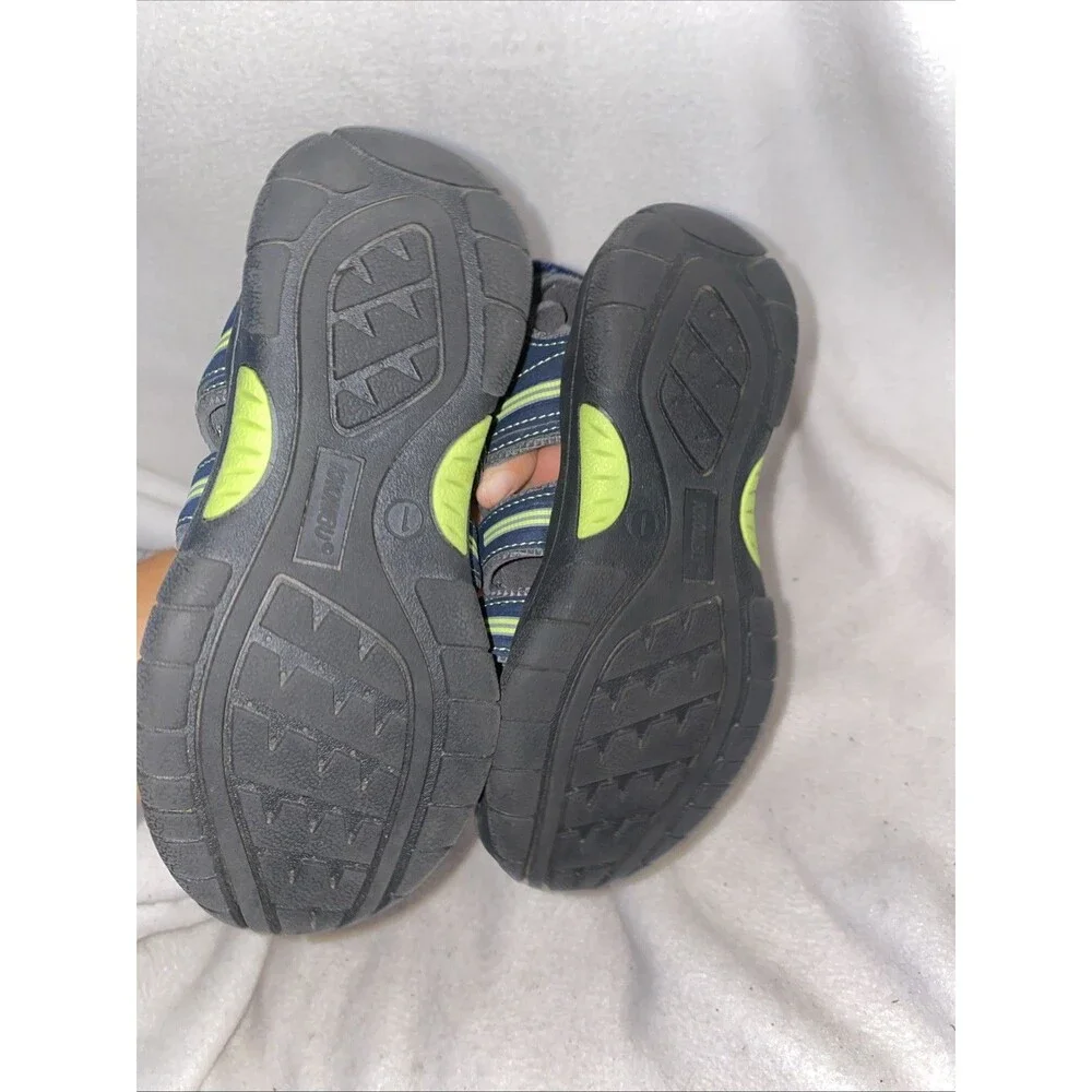 Khombu hiking sandal water shoe Gray Dillon Water 1 Youth Shoe 962653 NWOT